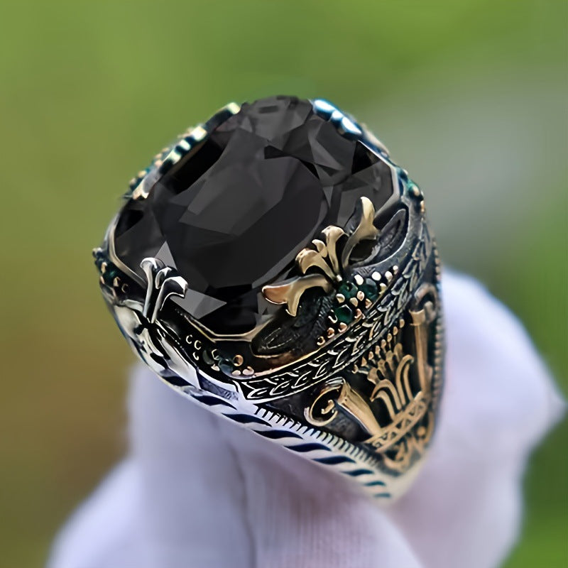 Elegant Vintage Emerald Ring With A Bold Hollowed-out Design For Men