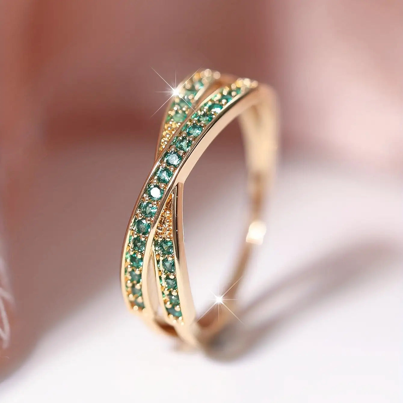 Trendy Minimalist Green Ring Set With Full Diamonds