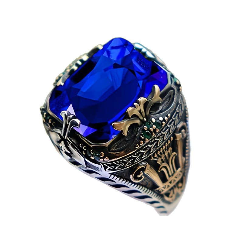 Elegant Vintage Emerald Ring With A Bold Hollowed-out Design For Men