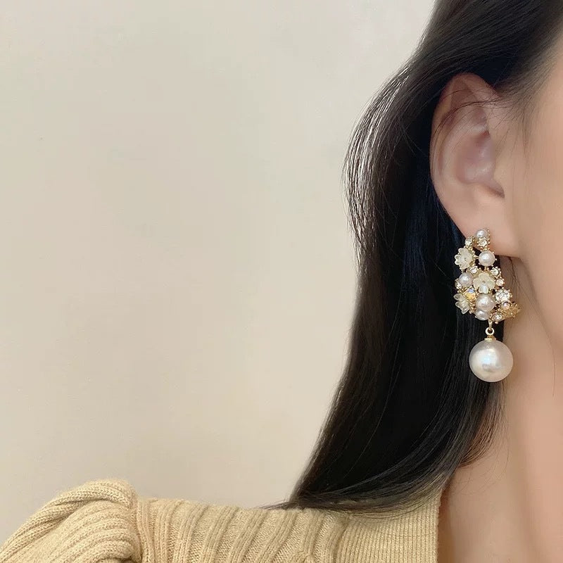 Luxury High-end Design Vintage Flower Pearl Earrings