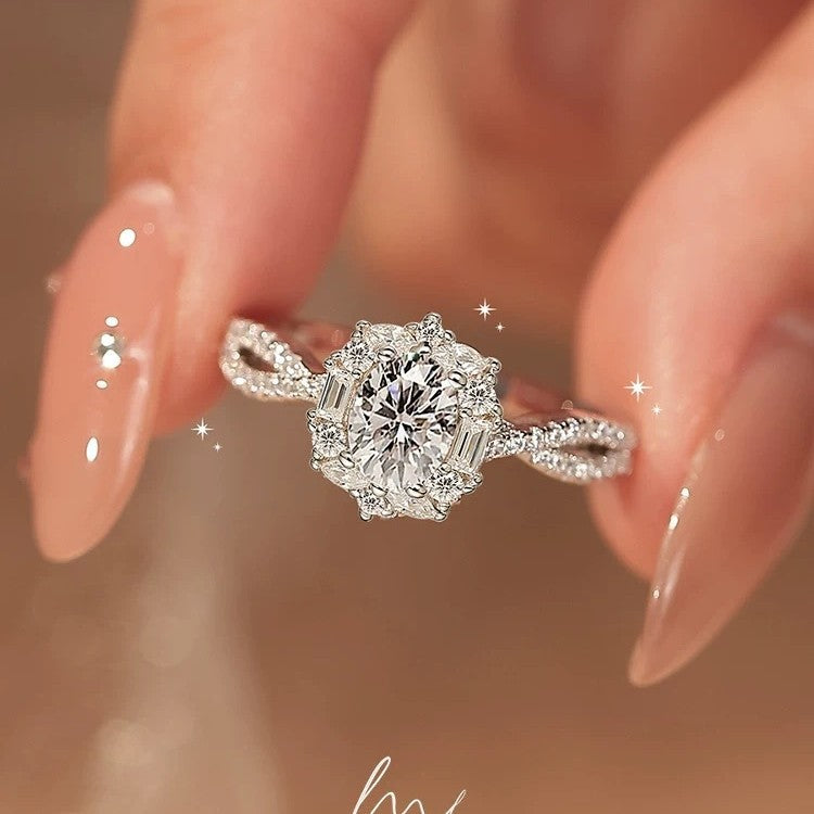 Sparkling Pigeon Egg Snowflake Diamond Ring Female