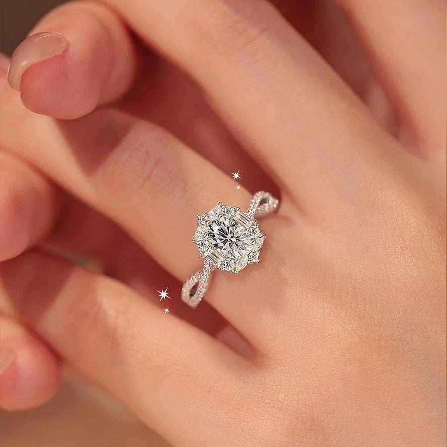 Sparkling Pigeon Egg Snowflake Diamond Ring Female